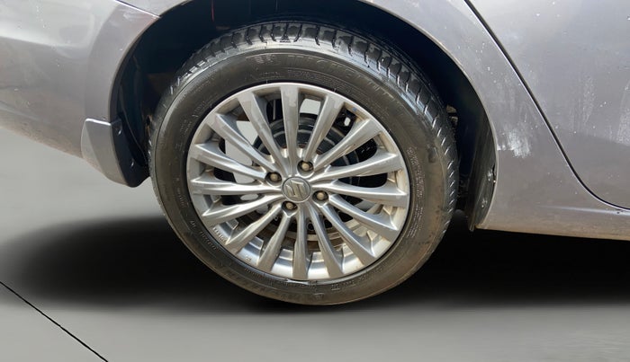 2017 Maruti Ciaz ALPHA 1.4 PETROL, Petrol, Manual, 60,471 km, Right Rear Wheel