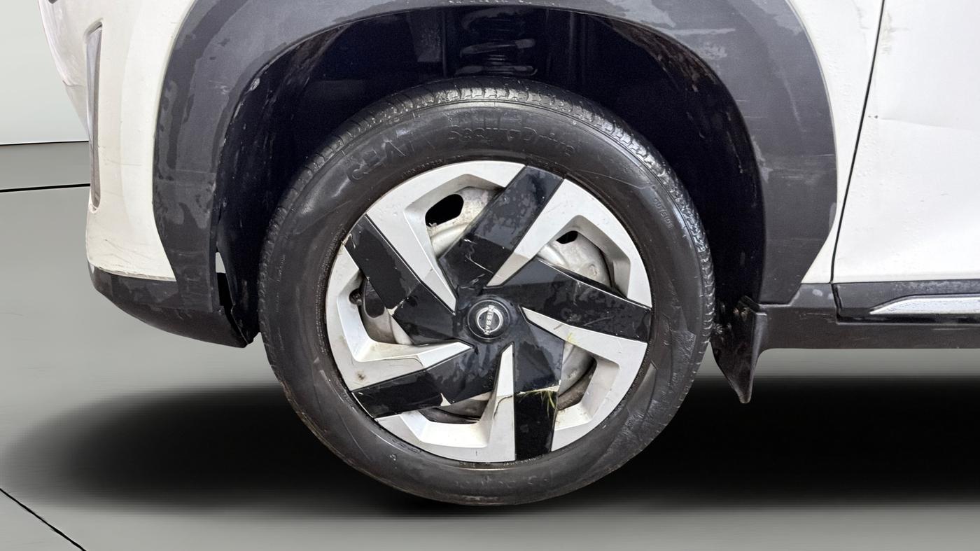 2022 Nissan MAGNITE XE, Petrol, Manual, 54,812 km, Left Front Wheel
