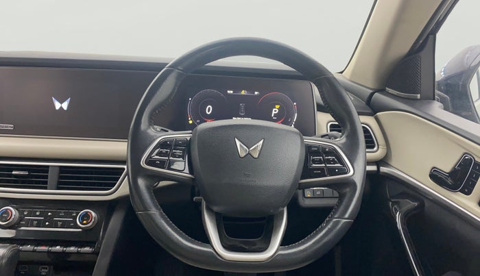 2023 Mahindra XUV700 AX 7 D AT 7 STR, Diesel, Automatic, 87,623 km, Steering Wheel Close Up