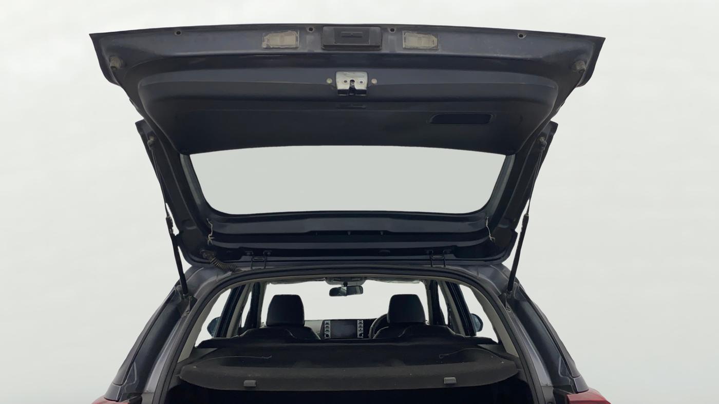 2020 KIA SONET HTK PLUS 1.2, Petrol, Manual, 94,406 km, Boot Door Open