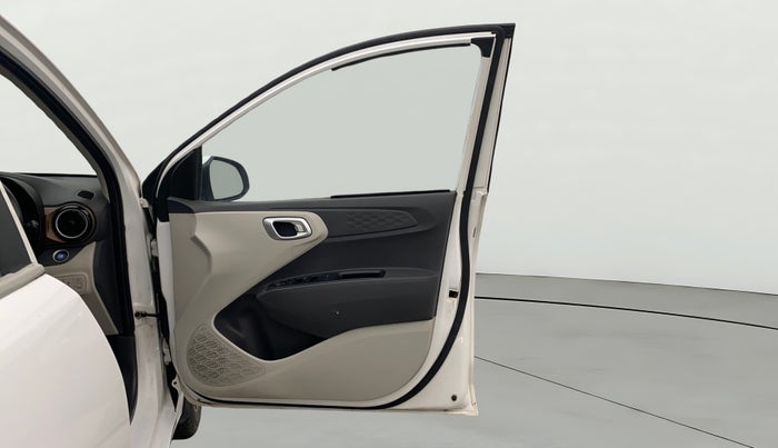 2023 Hyundai AURA SX 1.2 CNG, CNG, Manual, 33,605 km, RHS Front Door