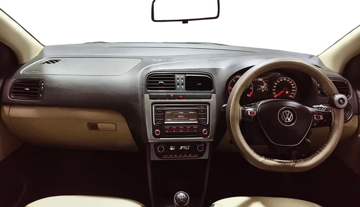 2015 Volkswagen Polo HIGHLINE1.5L, Diesel, Manual, 79,365 km, Dashboard