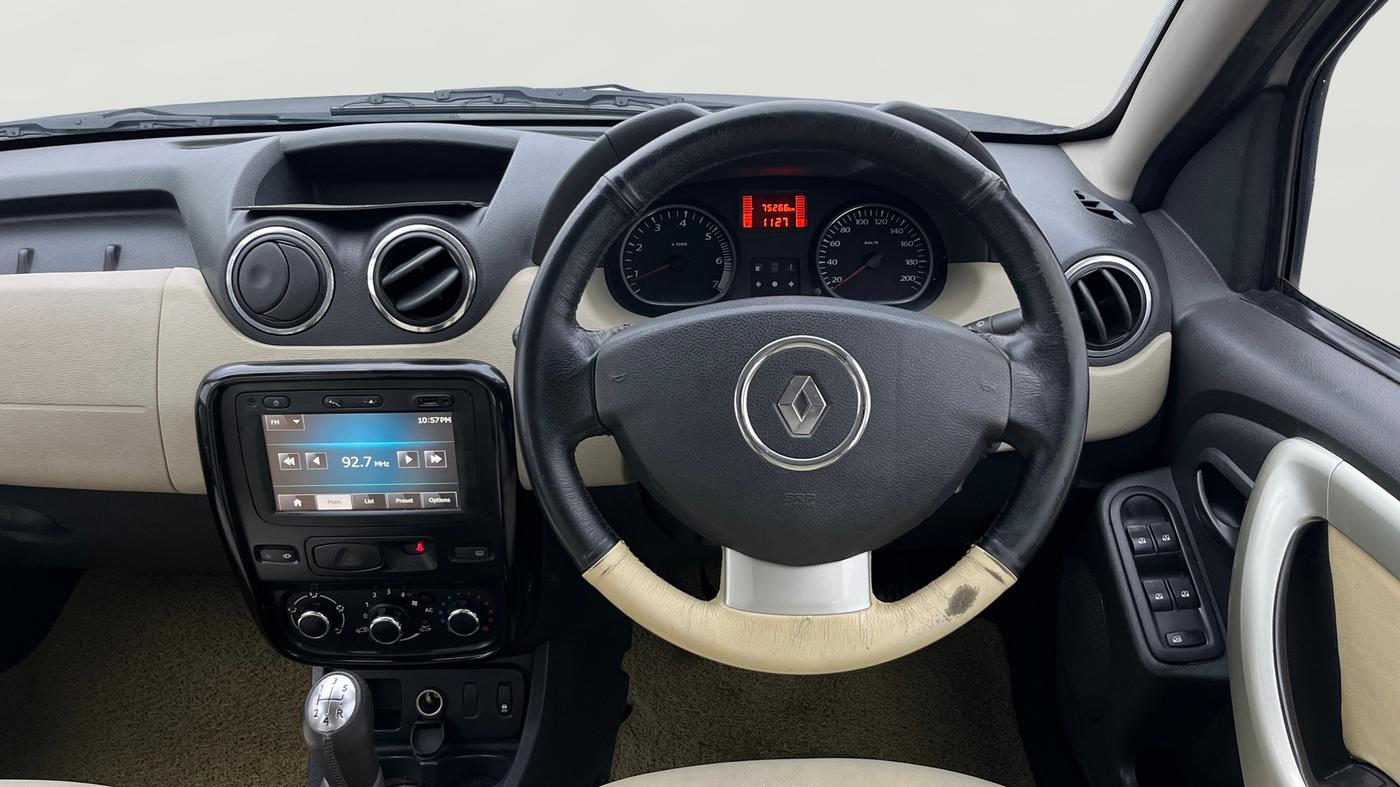 2013 Renault Duster 85 PS RXL DIESEL, Diesel, Manual, 75,232 km, Steering Wheel Close Up