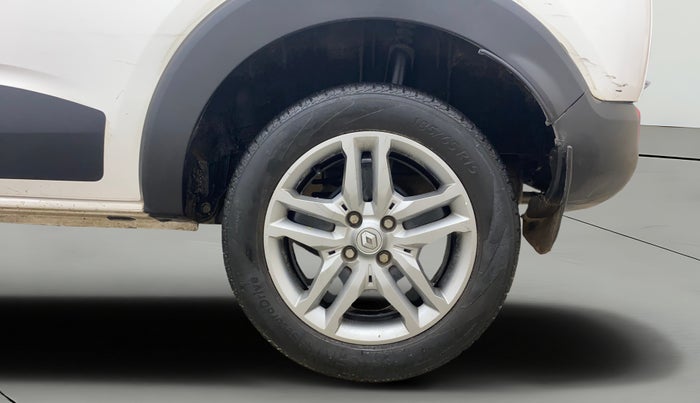 2022 Renault TRIBER RXZ, Petrol, Manual, 29,516 km, Left Rear Wheel