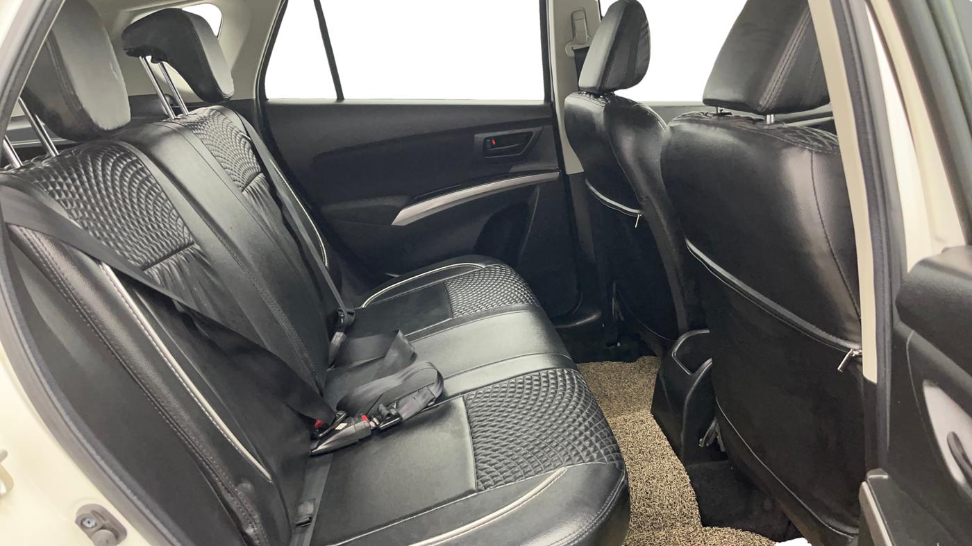 2022 Maruti S Cross SIGMA 1.5, Petrol, Manual, 42,301 km, Right Side Rear Door Cabin