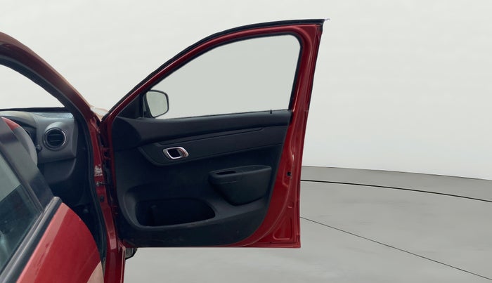 2018 Renault Kwid RXT 1.0 AMT, Petrol, Automatic, 23,085 km, RHS Front Door