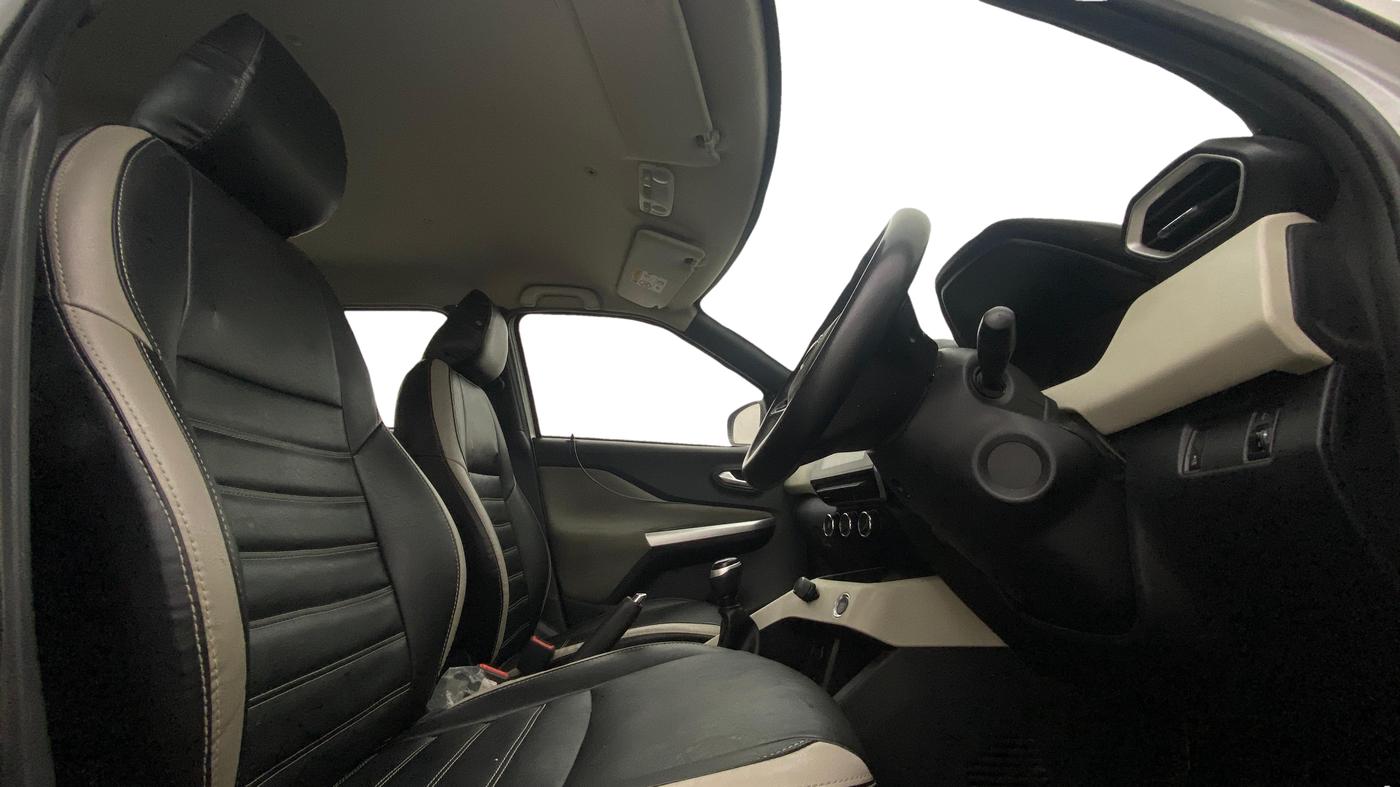 2022 Nissan MAGNITE XV TURBO, Petrol, Manual, 95,437 km, Right Side Front Door Cabin