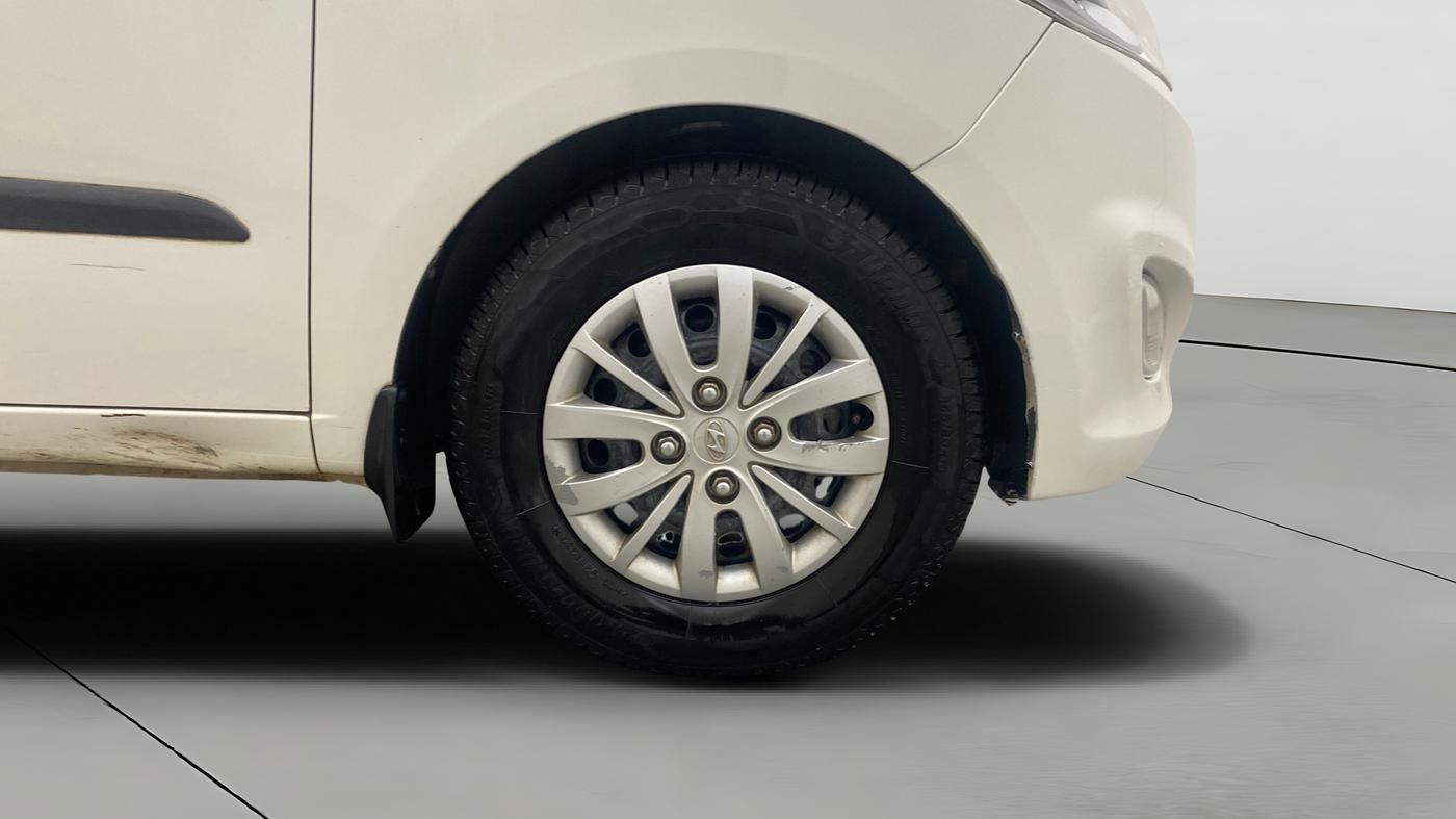 2015 Hyundai i10 SPORTZ 1.1, Petrol, Manual, 87,882 km, Right Front Wheel