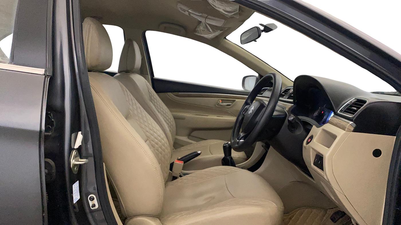 2023 Maruti Ciaz ZETA 1.5 SHVS MT PETROL, Petrol, Manual, 70,512 km, Right Side Front Door Cabin