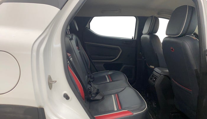 2021 Renault Kiger RXT TURBO CVT, Petrol, Automatic, 25,660 km, Right Side Rear Door Cabin