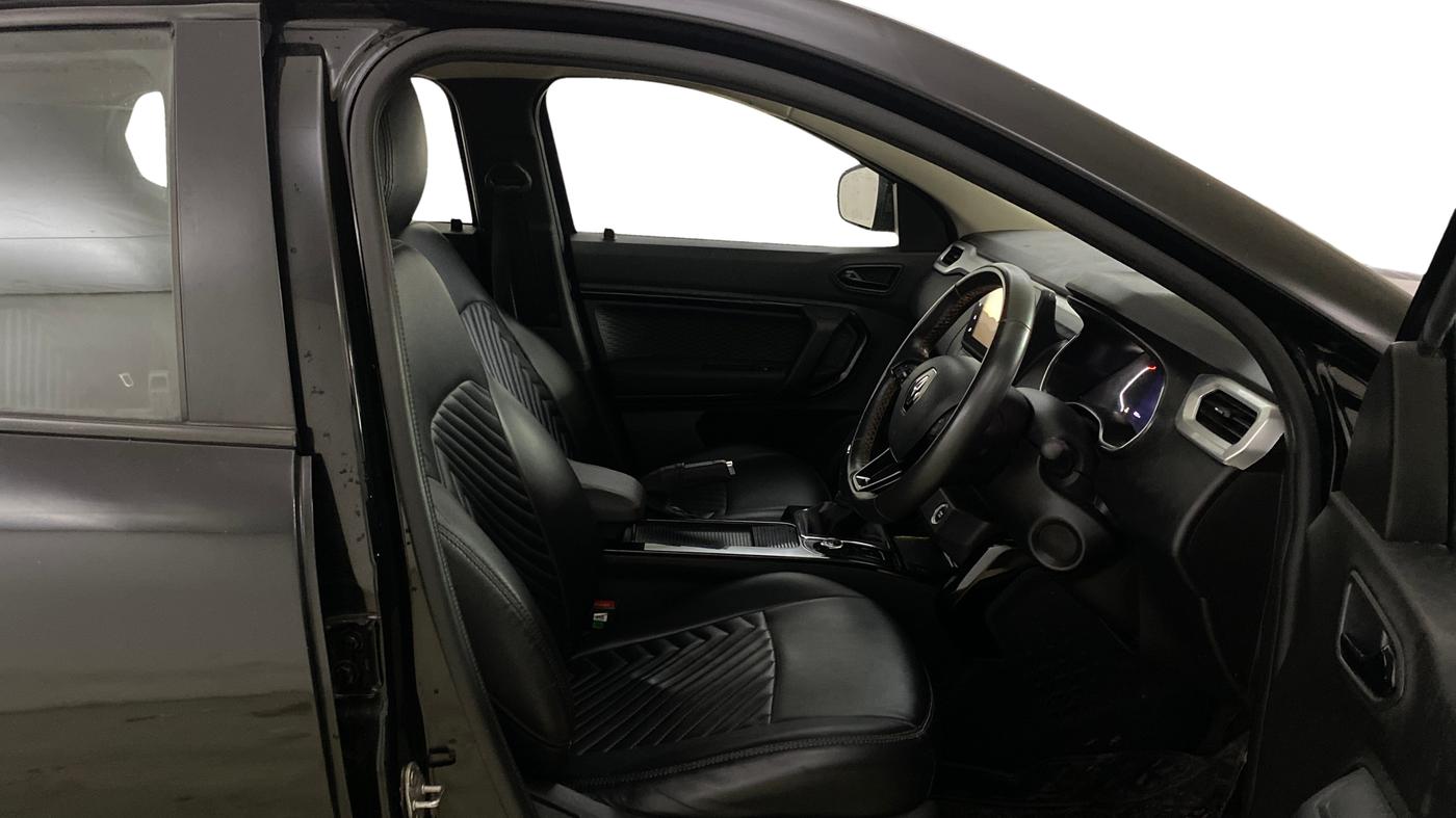 2024 Renault Kiger RXZ AMT, Petrol, Automatic, 45,096 km, Right Side Front Door Cabin