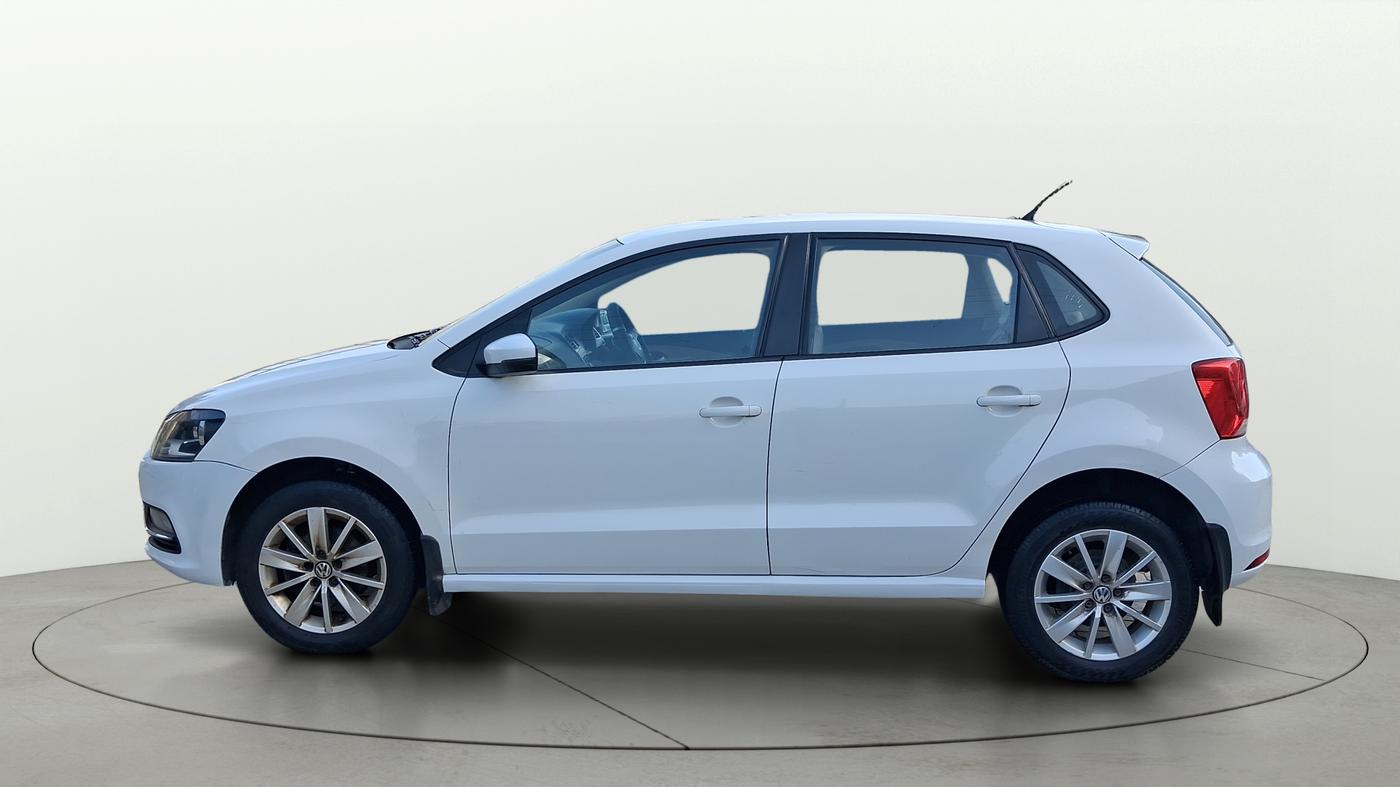 2016 Volkswagen Polo HIGHLINE1.2L, Petrol, Manual, 1,07,443 km, Left Side