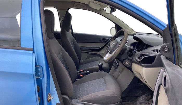 2017 Tata Tiago XT PETROL, Petrol, Manual, 73,409 km, Right Side Front Door Cabin