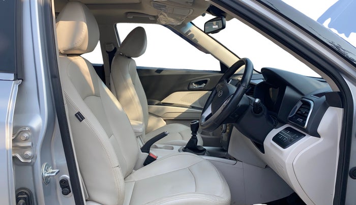 2019 Mahindra XUV300 W8 (O) 1.2 PETROL, Petrol, Manual, 66,047 km, Right Side Front Door Cabin