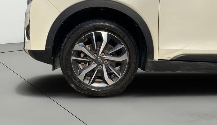2021 Mahindra XUV300 W8 (O) 1.5 DIESEL, Diesel, Manual, 80,893 km, Left Front Wheel