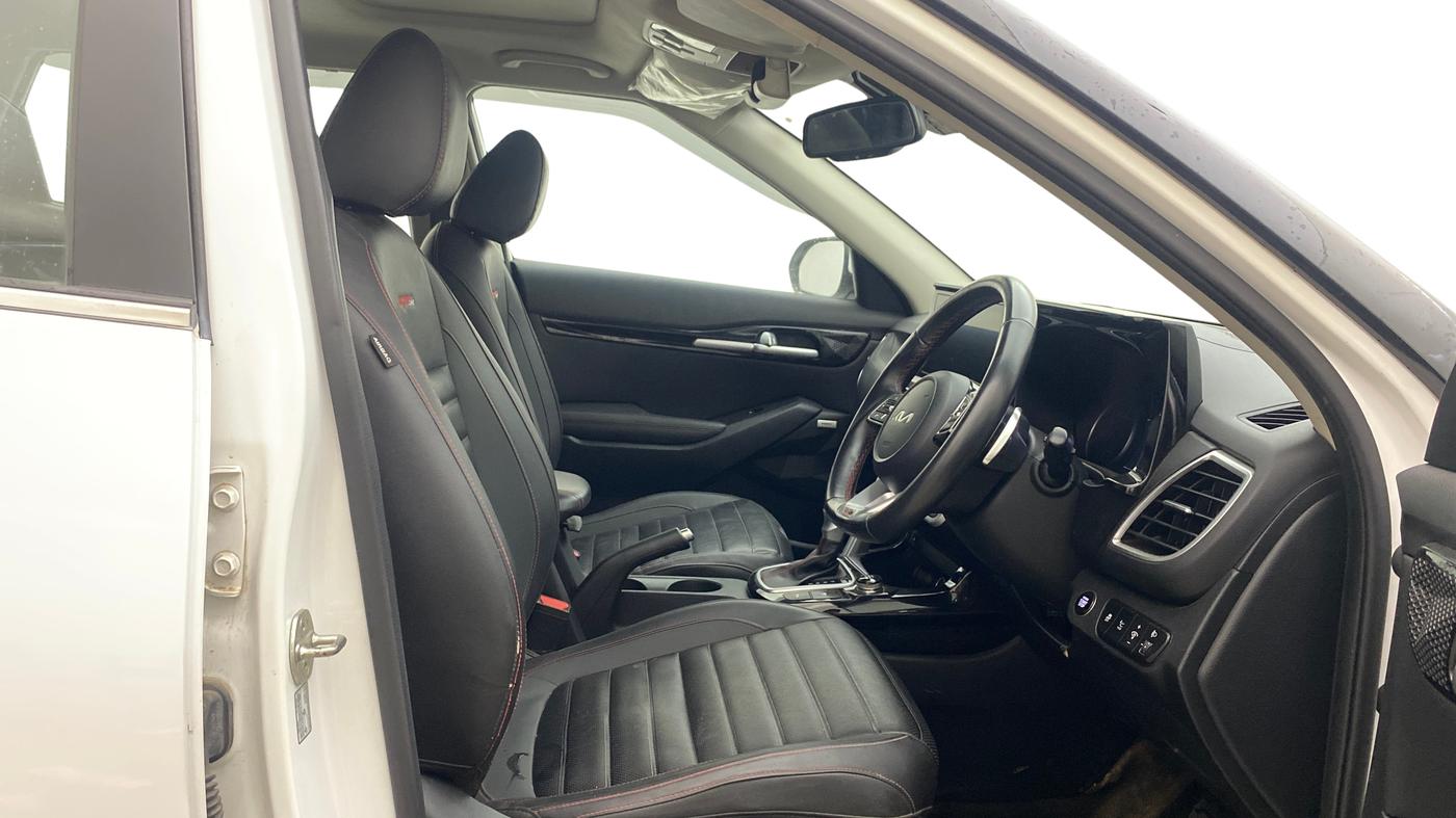 2021 KIA SELTOS GTX PLUS DCT 1.4 PETROL, Petrol, Automatic, 1,38,369 km, Right Side Front Door Cabin