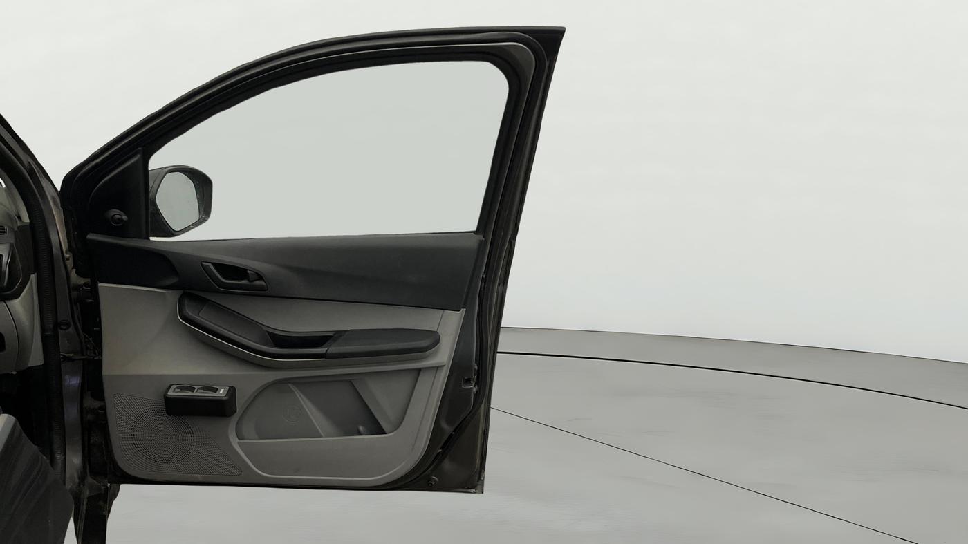 2020 Tata Tiago XE PETROL, Petrol, Manual, 31,395 km, RHS Front Door