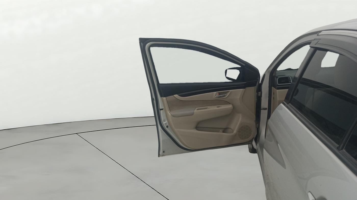2015 Maruti Ciaz VDI +, Diesel, Manual, 1,19,921 km, LHS Front Door