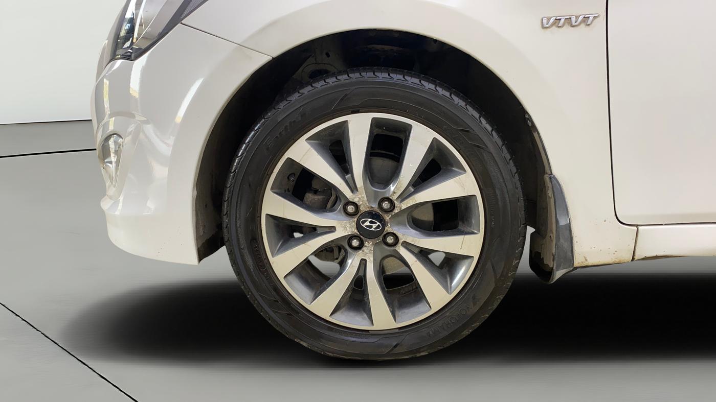 2016 Hyundai Verna 1.6 VTVT SX AT, Petrol, Automatic, 47,096 km, Left Front Wheel
