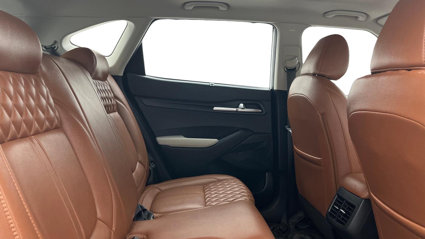 2023 KIA SELTOS HTK PLUS 1.5 IMT, Petrol, Manual, 19,457 km, Right Side Rear Door Cabin