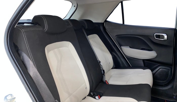 2023 Hyundai VENUE SX 1.2 PETROL, Petrol, Manual, 19,822 km, Right Side Rear Door Cabin