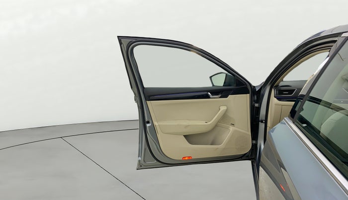 2016 Skoda Superb L&K 1.8 TSI AT, Petrol, Automatic, 52,309 km, LHS Front Door