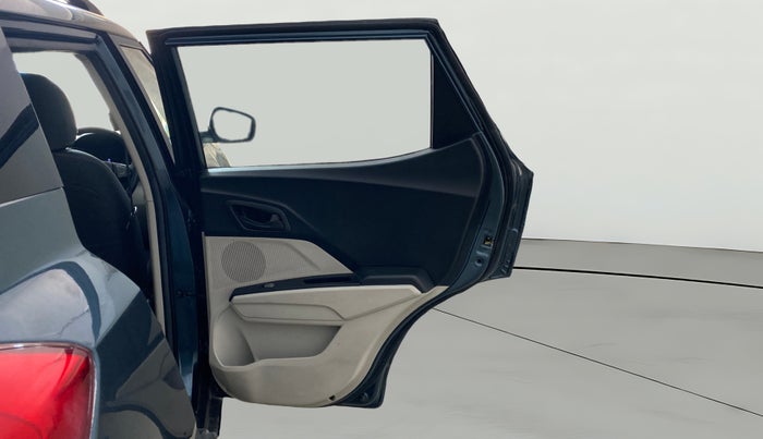 2023 Mahindra XUV300 W6 1.2 PETROL AMT, Petrol, Automatic, 16,670 km, RHS Rear Door