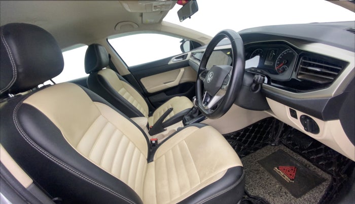 2022 Volkswagen VIRTUS HIGHLINE TSI 1.0 AT, Petrol, Automatic, 42,682 km, Right Side Front Door Cabin