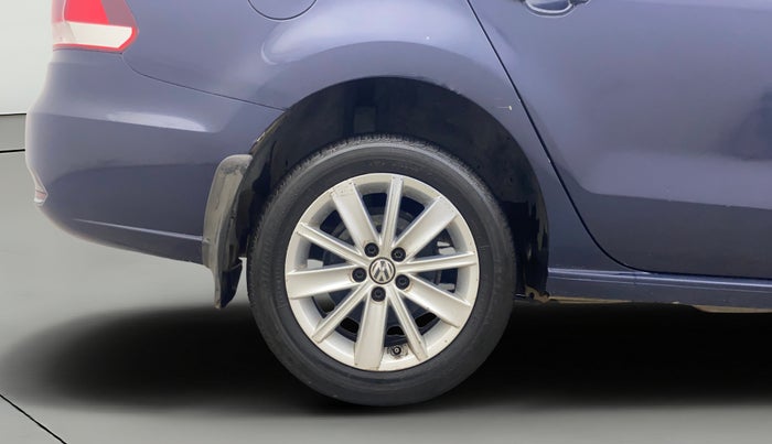 2015 Volkswagen Vento HIGHLINE 1.6 MPI, Petrol, Manual, 86,785 km, Right Rear Wheel