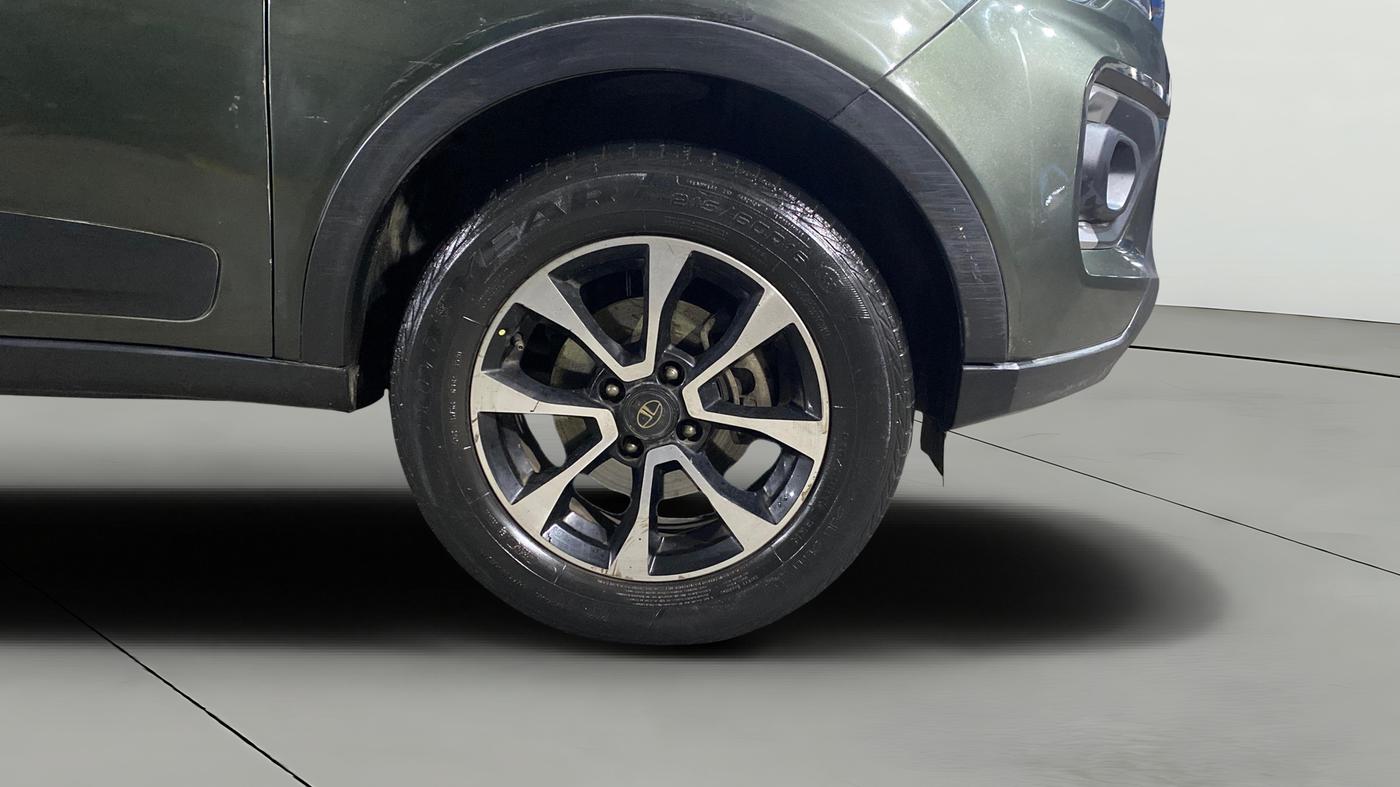 2020 Tata NEXON XZ PLUS (O) DIESEL, Diesel, Manual, 46,650 km, Right Front Wheel