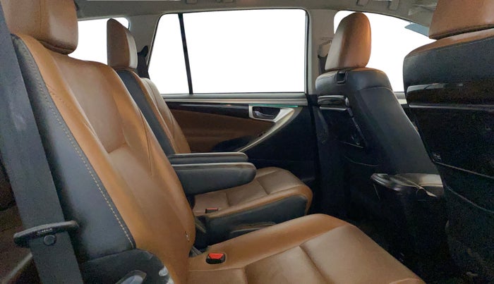 2022 Toyota Innova Crysta 2.7 ZX AT 7 STR, Petrol, Automatic, 55,536 km, Right Side Rear Door Cabin