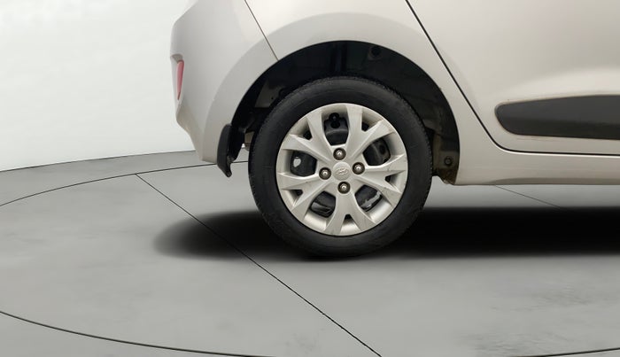 2015 Hyundai Grand i10 SPORTZ 1.2 KAPPA VTVT, Petrol, Manual, 5,592 km, Right Rear Wheel