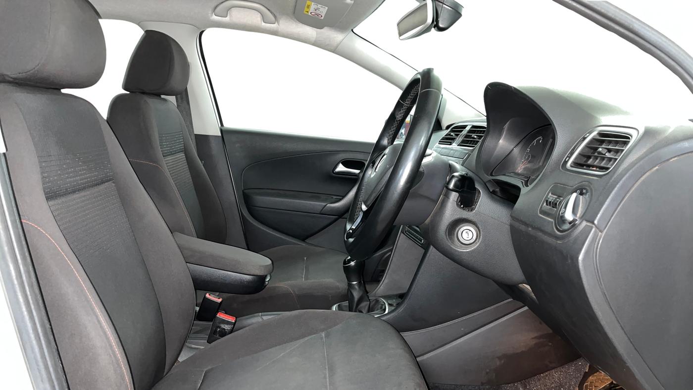 2019 Volkswagen Polo HIGHLINE PLUS 1.0, Petrol, Manual, 53,341 km, Right Side Front Door Cabin
