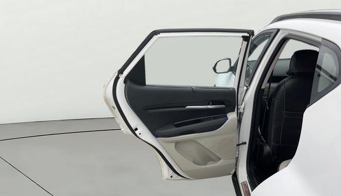 2021 KIA SONET HTX 1.0 IMT, Petrol, Manual, 27,014 km, LHS Rear Door