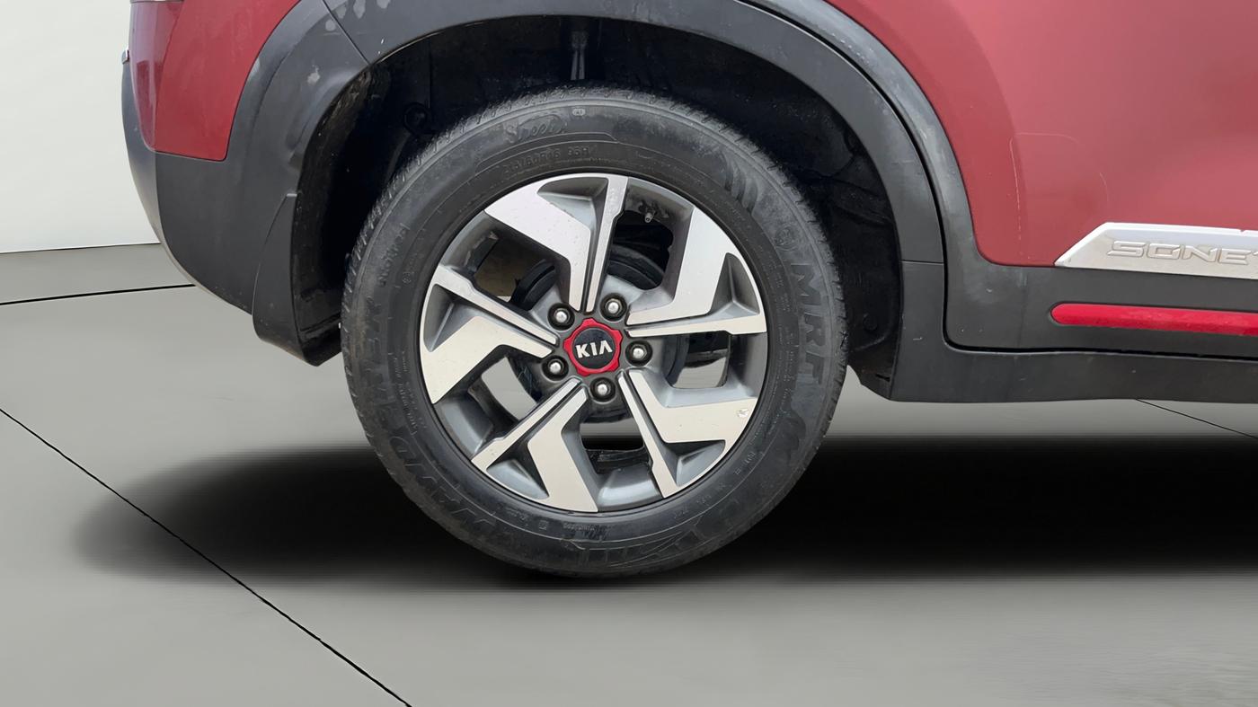 2020 KIA SONET GTX PLUS 1.5 AT, Diesel, Automatic, 65,360 km, Right Rear Wheel