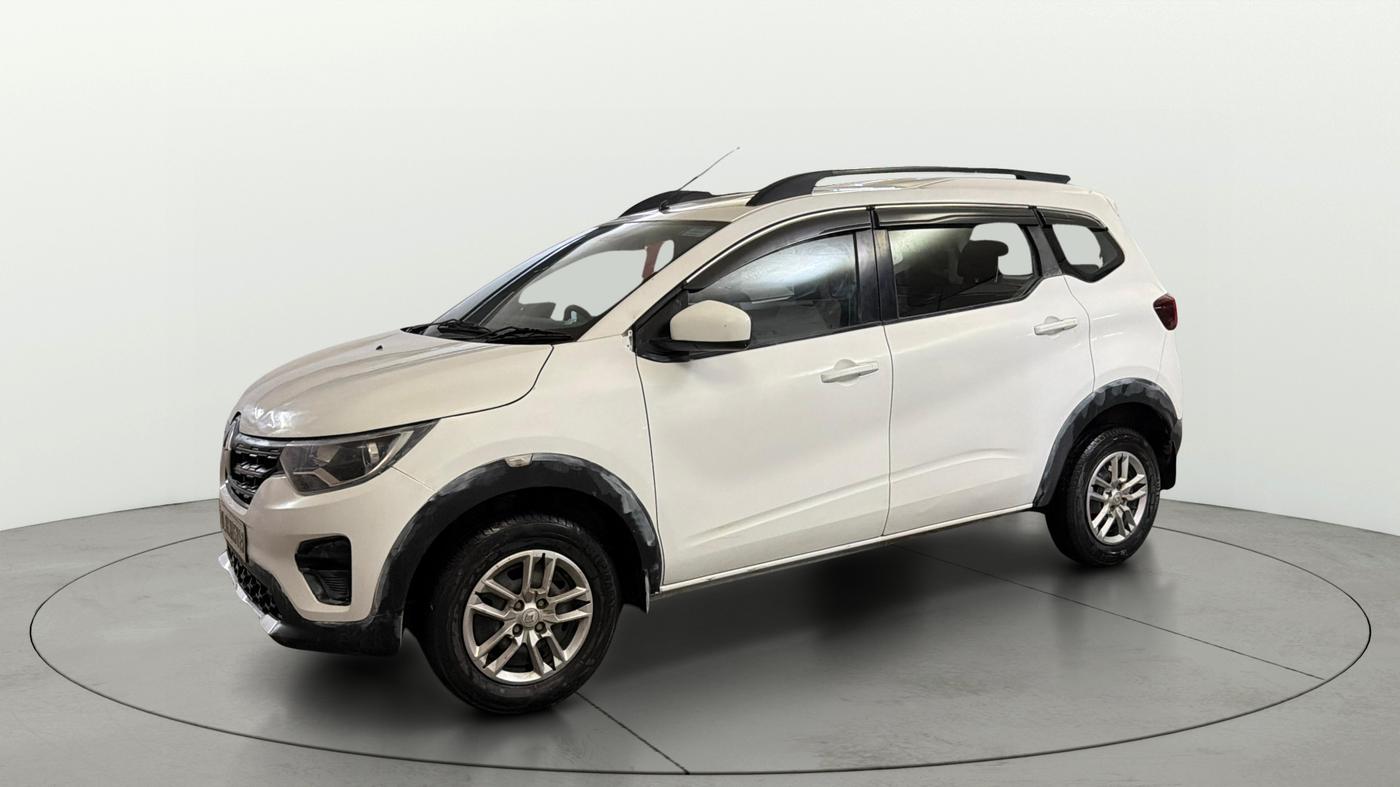 2020 Renault TRIBER RXT, Petrol, Manual, 28,774 km, Left Front Diagonal