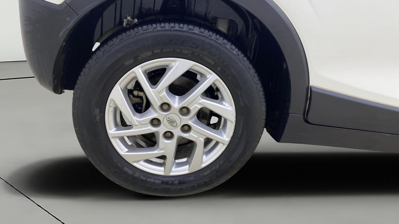 2022 Mahindra XUV300 W8 1.2 PETROL, Petrol, Manual, 62,411 km, Right Rear Wheel