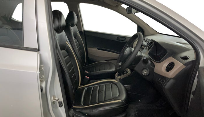 2013 Hyundai Grand i10 MAGNA 1.2 KAPPA VTVT, CNG, Manual, 68,714 km, Right Side Front Door Cabin