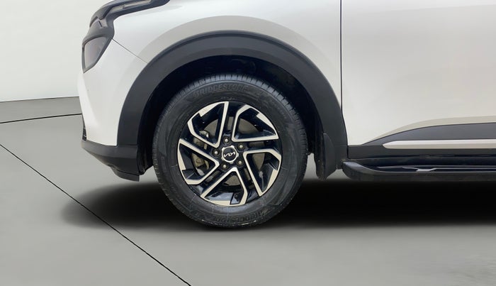 2022 KIA CARENS LUXURY PLUS 1.5 DIESEL AT 7 STR, Diesel, Automatic, 1,22,983 km, Left Front Wheel