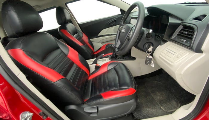 2022 Mahindra XUV300 W6 1.5 Diesel, Diesel, Manual, 50,637 km, Right Side Front Door Cabin