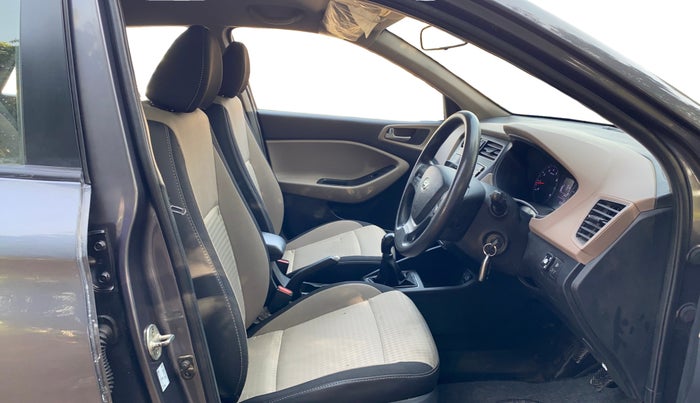 2019 Hyundai Elite i20 MAGNA PLUS 1.2, CNG, Manual, 69,315 km, Right Side Front Door Cabin