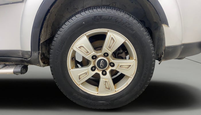 2014 Mahindra XUV500 W8, Diesel, Manual, 1,22,321 km, Left Rear Wheel