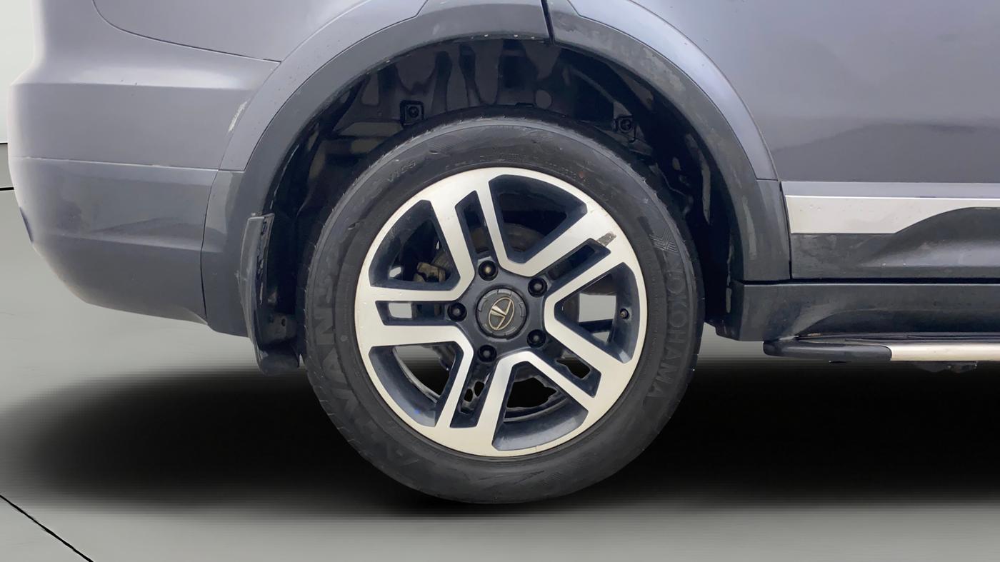2018 Tata Hexa XTA 4X2 7 STR, Diesel, Automatic, 91,082 km, Right Rear Wheel