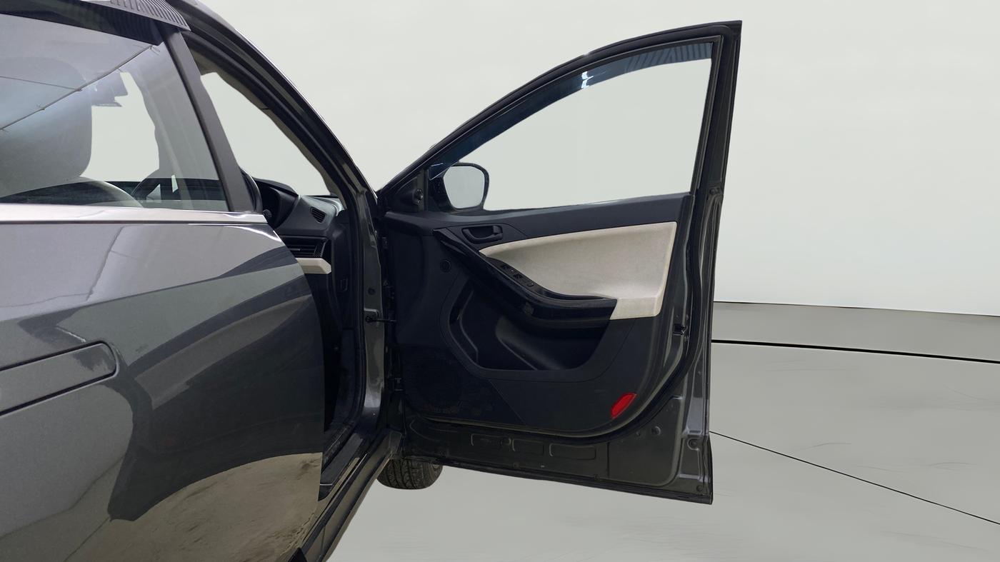 2025 Tata Curvv Creative S 1.2 Petrol 6MT, Petrol, Manual, 11,609 km, RHS Front Door