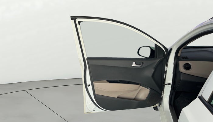 2019 Hyundai Grand i10 ASTA 1.2 KAPPA VTVT, Petrol, Manual, 1,04,358 km, LHS Front Door