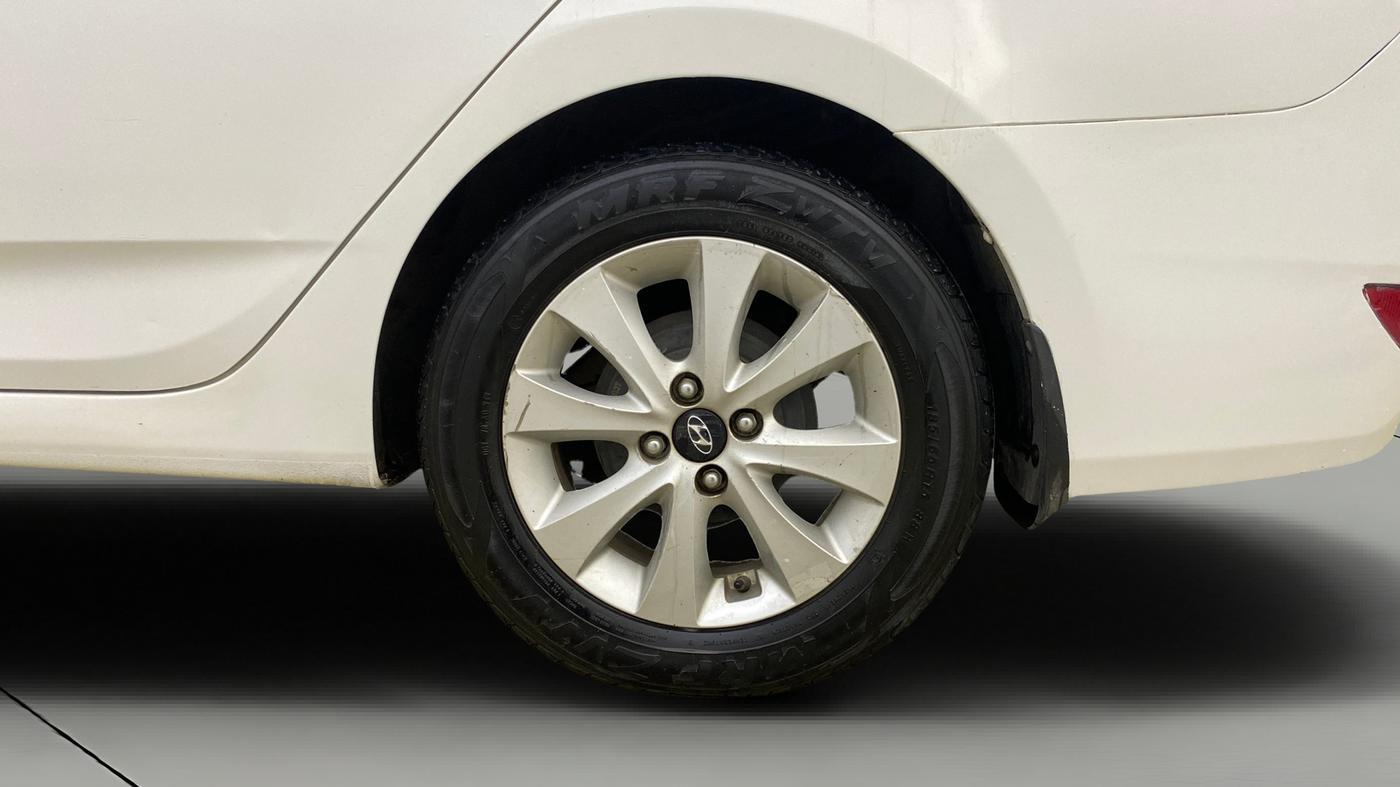 2015 Hyundai Verna FLUIDIC 4S 1.6 VTVT S(O), CNG, Manual, 46,565 km, Left Rear Wheel