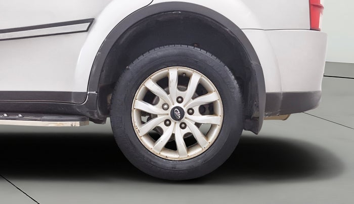 2015 Mahindra XUV500 W8, Diesel, Manual, 86,787 km, Left Rear Wheel
