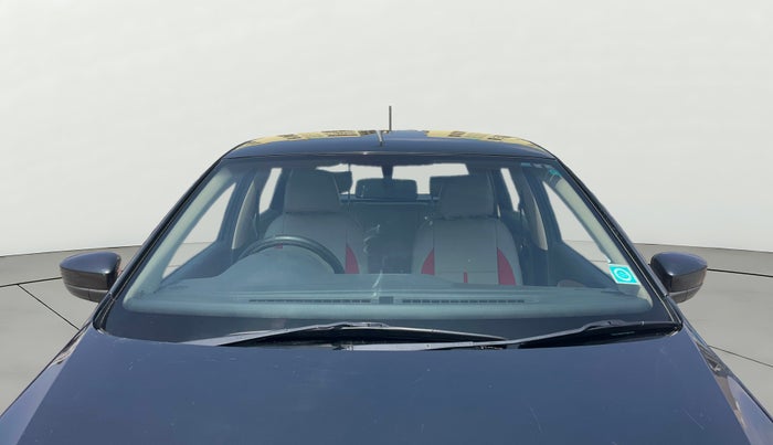 2015 Volkswagen Polo HIGHLINE1.2L, Petrol, Manual, 94,479 km, Front Windshield