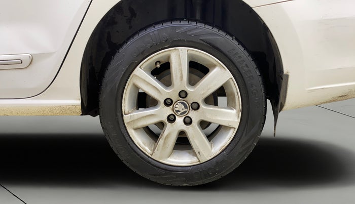 2014 Skoda Rapid AMBITION 1.6 MPI MT PLUS, Petrol, Manual, 45,837 km, Left Rear Wheel