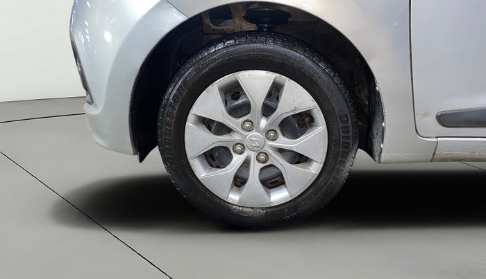 2014 Hyundai Xcent S 1.2, Petrol, Manual, 1,03,564 km, Left Front Wheel